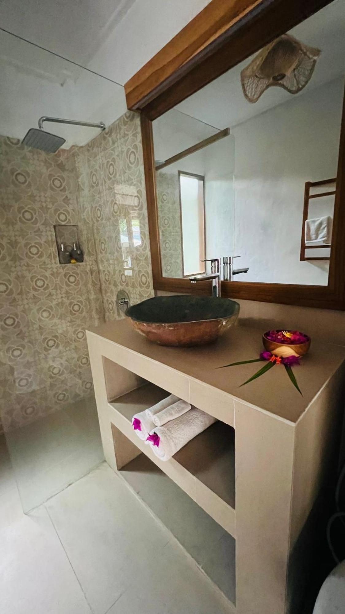 Marygio Gili Resort กีลีตราวางัน ภายนอก รูปภาพ